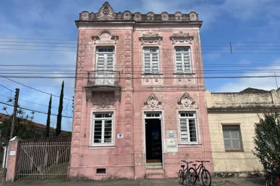 Sobrado de 1919, ocupado por museu e biblioteca de São Lourenço do Sul<!-- NICAID(15898825) -->