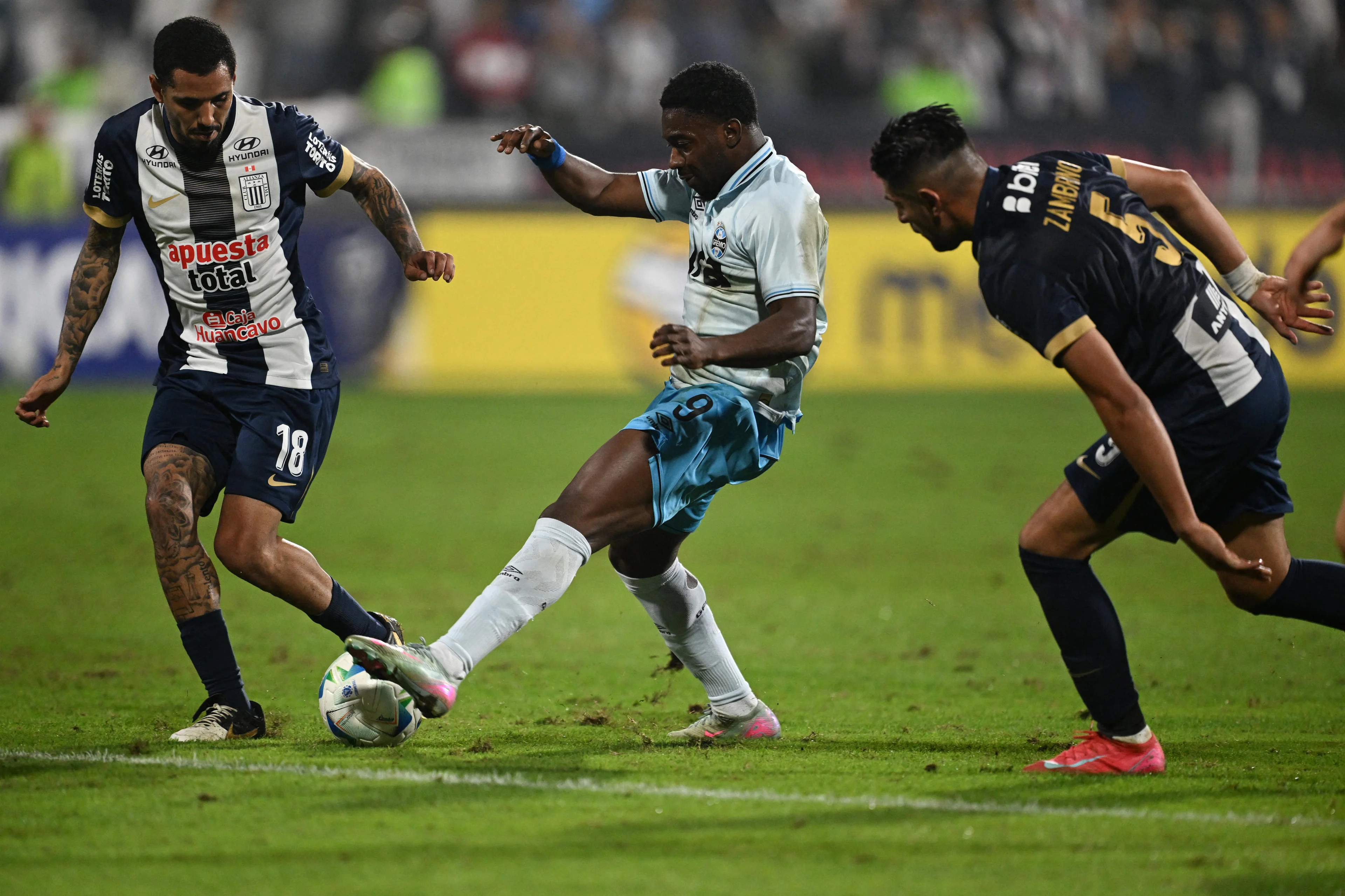 ERNESTO BENAVIDES/AFP