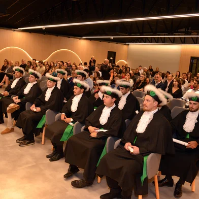 Formatura da primeira turma do curso de tecnologia em Viticultura e Enologia da Universidade de Caxias do Sul. Foi no dia 28 de março. <!-- NICAID(16006930) -->
