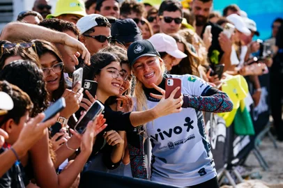 Tatiana Weston-Webb, surfe