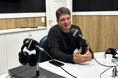 Carlos Moraes fala na Rádio Gaúcha Serra sobre a conquista do Gramadense na Terceirona Gaúcha e permanência no clube.<!-- NICAID(15934345) -->