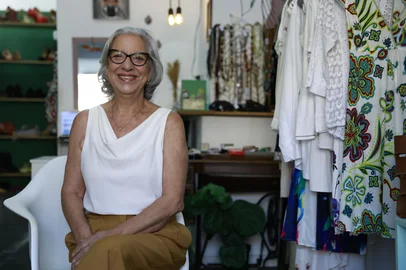 Porto Alegre, RS, Brasil - Snadra Polidori, 69 anos. Como se reinserir no mercado de trabalho.Indexador: jeff botega<!-- NICAID(16234086) -->