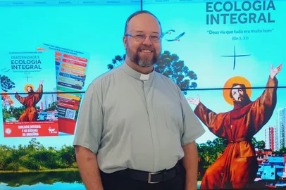 Na próxima terça-feira (26), a Diocese de Caxias do Sul irá promover um encontro de formação sobre a Campanha da Fraternidade de 2025. O evento vai acontecer das 19h30min às 21h, no Teatro do Colégio Murialdo, no Centro, e contará com a presença do padre Jean Poul Hansen, secretário-executivo do setor de campanhas da Conferência Nacional dos Bispos do Brasil (CNBB). A atividade será aberta e gratuita ao público interessado em participar. <!-- NICAID(15917474) -->
