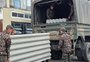 Exército se une à Defesa Civil para acelerar entrega de telhas em Pelotas