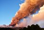 VÍDEO: vulcão ativo mais alto da Europa entra em erupção e provoca chuva de pedras na Itália