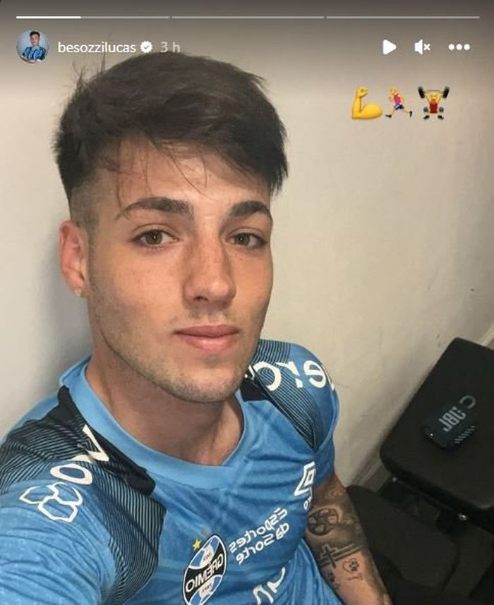 Instagram / Besozzi