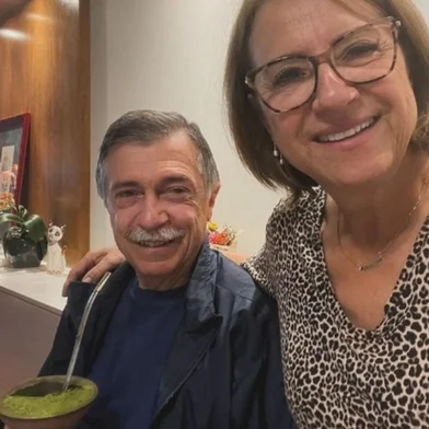 Prefeito de Caxias do Sul, Adiló Didomenico, e a esposa, Jussara Canali, em casa, após o chefe do Executivo passar por um procedimento em função de um problema na próstata<!-- NICAID(15917577) -->