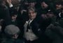 Substituto de Johnny Depp em "Animais Fantásticos", Mads Mikkelsen aparece pela primeira vez como Grindelwald