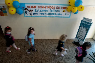 PORTO ALEGRE, RS, BRASIL - 30/04/2021Volta às aulas no Colégio Concórdia<!-- NICAID(14771237) -->