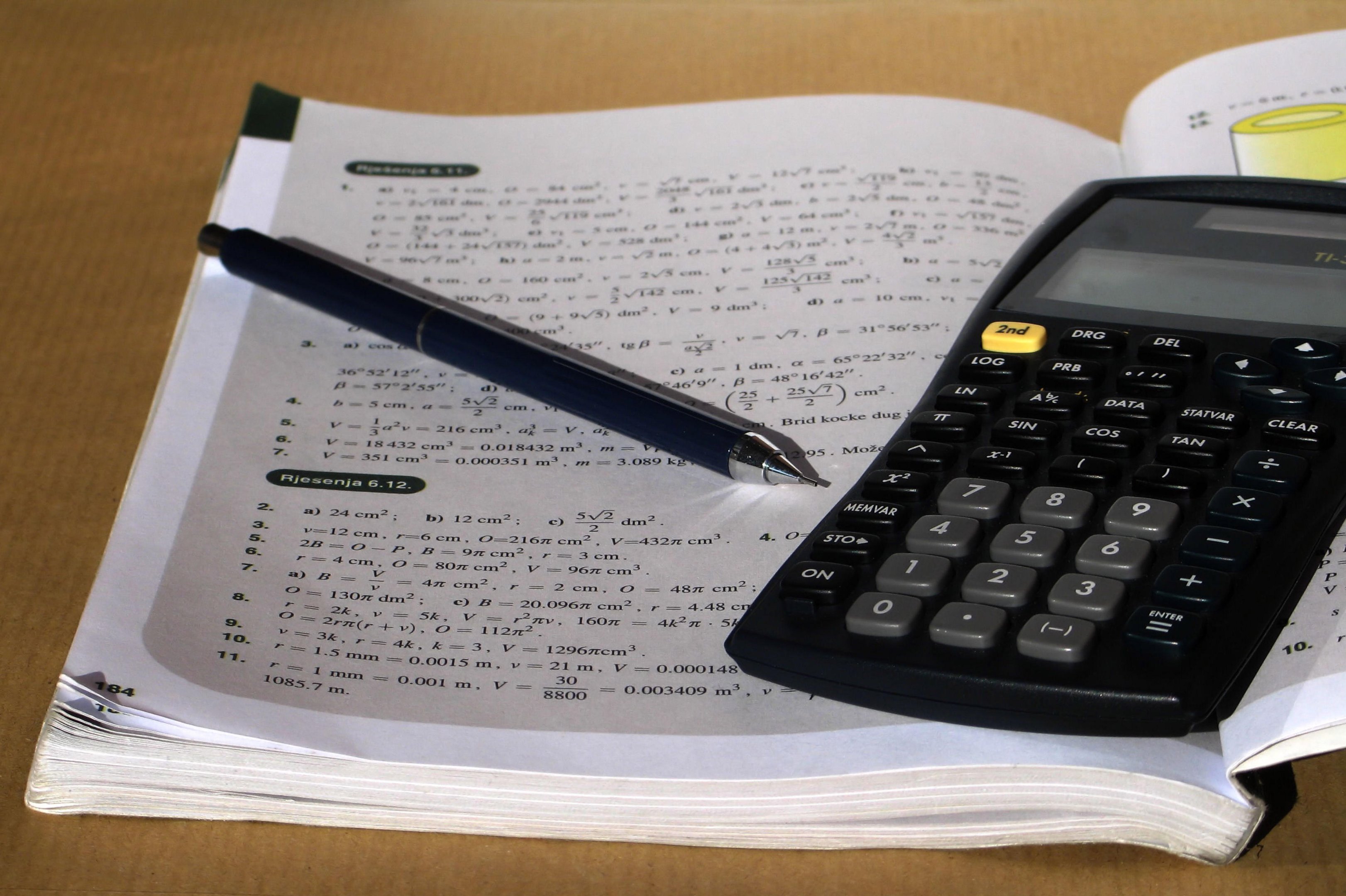 Governo e bancos preparam medidas para aliviar envididamento das fam&iacute;lias