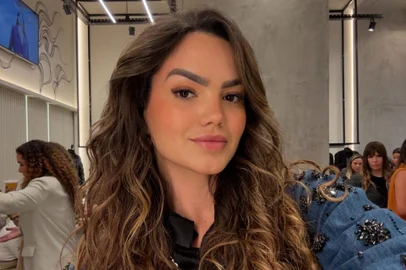 Suzanna Freitas falou sobre sua relação com o pai, Latino, ao jornal Extra nesta quarta-feira (9).<!-- NICAID(15886656) -->