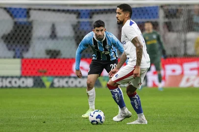 PORTO ALEGRE, RS, BRASIL, 29-07-2025: Grêmio x Fortaleza em partida atrasada válida pela 14ª rodada do Campeonato Brasileiro. O tricolor de Mano Menezes busca uma vitória após uma série de resultados negativos no Brasileirão. Foto: Renan Mattos / Agência RBS<!-- NICAID(16090381) -->