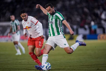 No Estádio Cícero de Souza Marques, Bragantino e Juventude se enfrentam pela 10ª rodada do Campeonato Brasileiro.<!-- NICAID(16046383) -->
