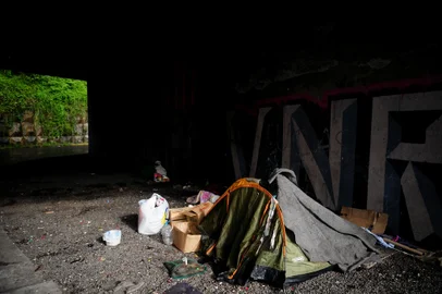 CAXIAS DO SUL, RS, BRASIL 22/01/2018Reportagem verifica locais onde residem moradores de rua, cujo perfil está associado ao alto números de mortes. (Felipe Nyland/Agência RBS)<!-- NICAID(13377476) -->