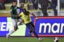 Bolivia's defender Luis Haquin (L) and Ecuador's forward Enner Valencia vie for the ball during the 2026 FIFA World Cup South American qualification football match between Bolivia and Ecuador at the Hernando Siles stadium in La Paz, on October 12, 2023. (Photo by AIZAR RALDES / AFP)Editoria: SPOLocal: La PazIndexador: AIZAR RALDESSecao: soccerFonte: AFPFotógrafo: STF<!-- NICAID(15568127) -->