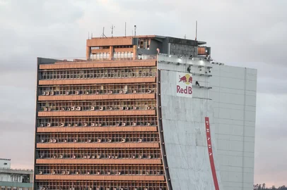 Skatista da RedBull irá descer mega rampa no CAFF. Pista construída em fase final. Fotos: Duda Fortes/Agencia RBS<!-- NICAID(16118600) -->