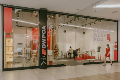 Design Week POA<!-- NICAID(15936405) -->
