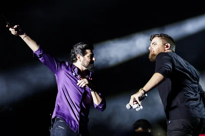 XANGRI-LÁ, RS, BRASIL, 31-01-2026: Os artistas do sertanejo  Zé Neto & Cristiano agitam o Palco Planeta com hits. Fotos:Renan Mattos/Agencia RBS<!-- NICAID(16215758) -->