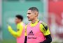 De saída do Inter, Guerrero viaja à Alemanha para realizar tratamento no joelho