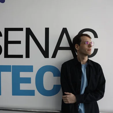 Porto Alegre, RS, Brasil — Leonardo Stürmer busca uma nova trajetória profissional e aposta na área de tecnologia. Ele é aluno do Senac, onde se prepara para uma mudança de carreira.Indexador: jeff botega<!-- NICAID(16146059) -->