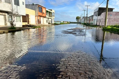 Lagoa dos Patos ultrapassa cota de inundação em duas cidades do Litoral Sul