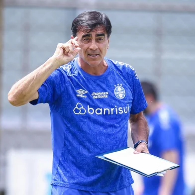 RS - FUTEBOL/ PRE-TEMPORADA GREMIO 2025 - ESPORTES - Jogadores do Gremio realizam treino tÃ©cnico durante esta quarta-feira, no CT Presidente Luiz Carvalho, na Pre-Temporada 2025. Na foto, Gustavo Quinteros. FOTO: LUCAS UEBEL/GREMIO FBPA<!-- NICAID(15955412) -->