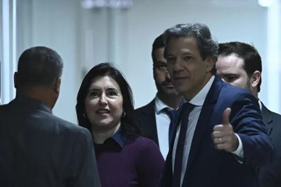 COLETIVA FERNANDO HADDAD E SIMONE TEBETDF - COLETIVA/FERNANDO HADDAD E SIMONE TEBET - POLÍTICA - Foto, Ministro da Fazenda Fernando Haddad e Ministra do Planejamento Simone Tebet. Nesta segunda (17) o Ministro da Fazenda Fernando Haddad e a Ministra do Planejamento Simone Tebet fazem pronunciamento sobre a prestação das contas do governo aprovadas pelo TCU. 17/06/2024 - Foto: TON MOLINA/FOTOARENA/FOTOARENA/ESTADÃO CONTEÚDOEditoria: POLÍTICALocal: BRASÍLIAIndexador: TON MOLINAFonte: 2556644Fotógrafo: FOTOARENA<!-- NICAID(15791313) -->