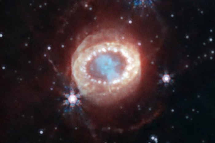 M. Matsuura,R. Arendt,C. Fransson / NASA,ESA,CSA M. Matsuura,R. Arendt,C. Fransson / NASA,ESA,CSA