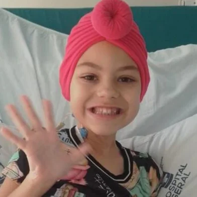 A família da pequena Júlia Cavagnoli, 7 anos, moradora de Garibaldi, está fazendo uma campanha para localizar um doador de medula compatível. A criança foi diagnosticada com leucemia em março<!-- NICAID(15410651) -->