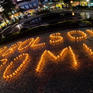 Ato contra o presidente reuniu manifestantes na Praça Dante Alighieri, em Caxias<!-- NICAID(14831163) -->