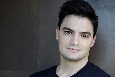 Handout picture released by the Felipe Neto Press office showing Brazilian YouTuber Felipe Neto, 31, in Rio de Janeiro, Brazil, on August 09, 2019. - Neto, one of the most popular youtubers in Brazil, claims to be receiving "all kind" of threats, including death ones, since supporting the LGBT cause at the Book Biennial in Rio de Janeiro last month. (Photo by HO / PLAY9 / AFP) / RESTRICTED TO EDITORIAL USE - MANDATORY CREDIT "AFP PHOTO-PLAY9 " - NO MARKETING - NO ADVERTISING CAMPAIGNS - DISTRIBUTED AS A SERVICE TO CLIENTSEditoria: ACELocal: Rio de JaneiroIndexador: HOSecao: mass mediaFonte: PLAY9Fotógrafo: Handout<!-- NICAID(15068955) -->