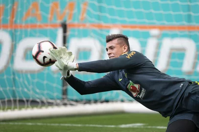 Treino da Seleção Brasileira masculina no Hard Rock Stadium, em Miami.Na foto, o goleiro Ivan.<!-- NICAID(15638694) -->