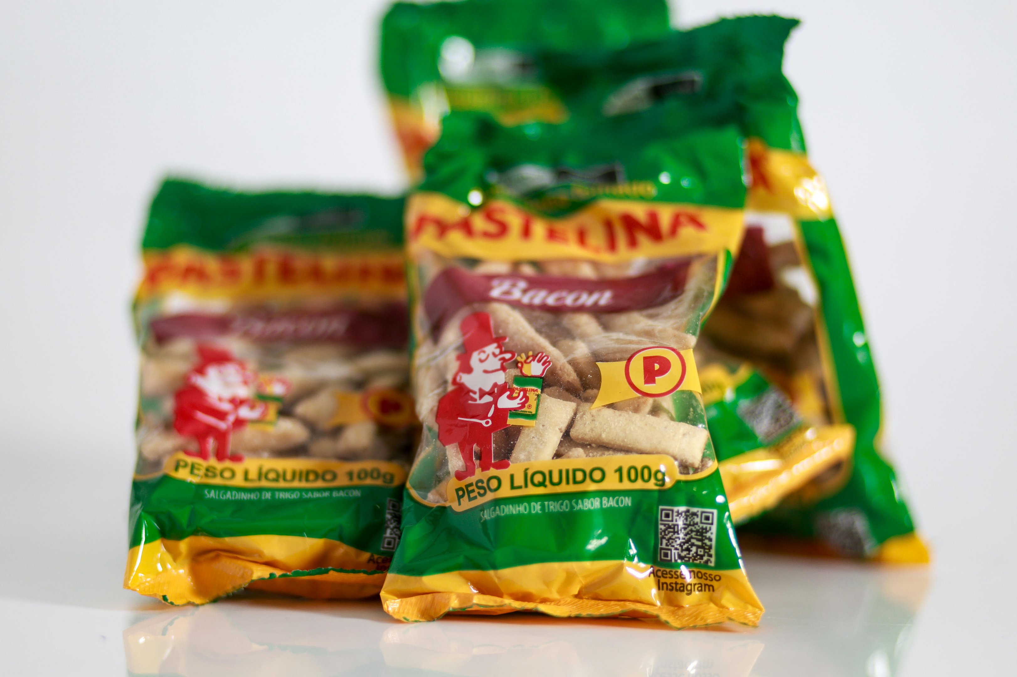 Aos 76 anos, Pastelina estreia fora do Brasil