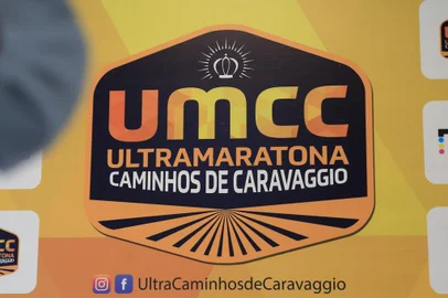 FARROUPILHA, RS, BRASIL, 21/05/2021 - A Ultra Caminhos de Caravaggio, com 217km é a maior ultramaratona trail do sul do Brasil. Será realizada na Serra Gaúcha com início em Canela, passando pelas cidades de Gramado, Nova Petrópolis e Caxias do Sul até chegar em Farroupilha - N. Sra. de Caravaggio. NA FOTO: Mário Moschen, 70 anos, e o filho Gustavo Moschen, participaram da prova em dupla, se revezando. (Marcelo Casagrande/Agência RBS)<!-- NICAID(14789749) -->