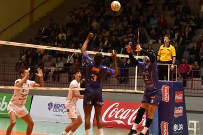 Bento Vôlei enfrenta o Vôlei Canoas pela final do Campeonato Estadual de vôlei<!-- NICAID(12503225) -->