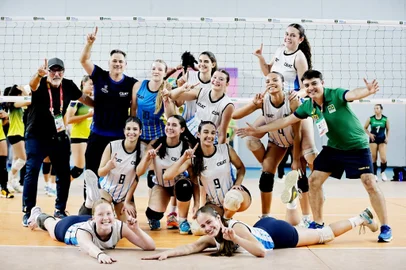 Time de vôlei feminino do RS foi campeão da segunda divisão dos Jogos da Juventude