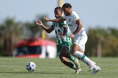 Cuiabá e Juventude estrearam no Campeonato Brasileiro Sub-20 no CT Manoel Dresch.<!-- NICAID(15998926) -->