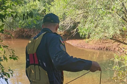 Bombeiros buscam homem desaparecido em rio de Carazinho<!-- NICAID(16207172) -->