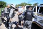PORTO ALEGRE, RS, BRASIL, 14/03/2023- Assaltante preso pela Brigada Militar na Av. Protásio Alves. Foto: Ronaldo Bernardi / Agencia RBS<!-- NICAID(15374831) -->