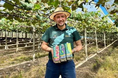 CAXIAS DO SUL, RS, BRASIL, 11/04/2026. Nova Aliança lança suco de maça e novas embalagens.<!-- NICAID(16263920) -->