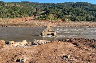 Local da ponte entre Cotiporã e Bento Gonçalve<!-- NICAID(15818409) -->