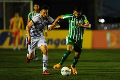 BENTO GONÇALVES, RS, BRASIL, 13/02/2023. São José-PoA x Juventude, jogo válido pela sétima rodada da primeira fase do Campeonato Gaúcho (Gauchão 2023) e realizado no estário Francisco Novelletto. (Porthus Junior/Agência RBS)<!-- NICAID(15348491) -->