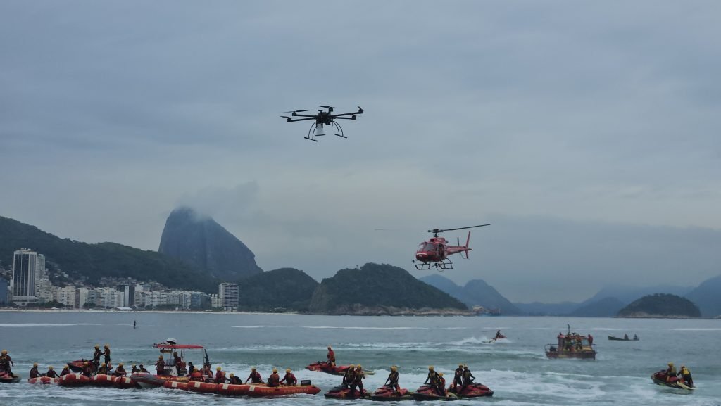 Corpo &eacute; encontrado ap&oacute;s queda de avi&atilde;o de pequeno porte no mar de Copacabana