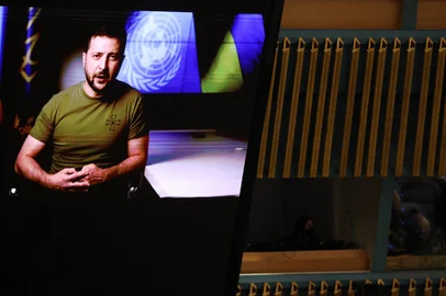 NEW YORK, NEW YORK - SEPTEMBER 21: Ukrainian President Volodymyr Zelensky speaks to world leaders via a video link as they attend the 77th United Nations (UN) General Assembly which has returned in person this week for the first time in three years on September 21, 2022 in New York City. Over the course of the week leaders and diplomats will discuss the global food crisis, rising inflation and the ongoing conflict in Ukraine among other pressing world issues.   Spencer Platt/Getty Images/AFP (Photo by SPENCER PLATT / GETTY IMAGES NORTH AMERICA / Getty Images via AFP)<!-- NICAID(15213208) -->