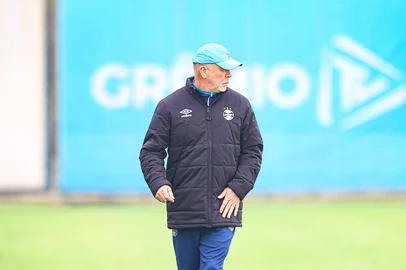 RS - GRÊMIO - Jogadores do elenco tricolor treinam no CT Presidente Luiz Carvalho, em Porto Alegre, na data de 07/06/2025, em preparação para a próxima partida válida pelo Brasileirão 2025. FOTO: ANGELO PIERETTI/GRÊMIO FBPA<!-- NICAID(16057057) -->