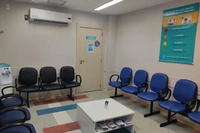 Sala de espera vazia<!-- NICAID(15639820) -->