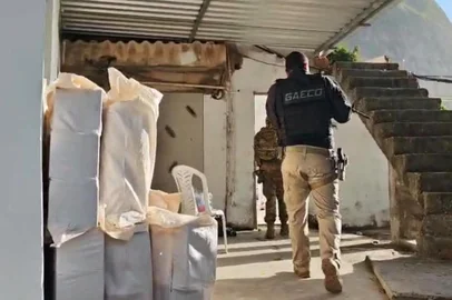 Operação mirava Edinaldo Pereira Souza, o Dada, foragido da Bahia e acusado de liderar tráfico em Caraíva<!-- NICAID(16269132) -->