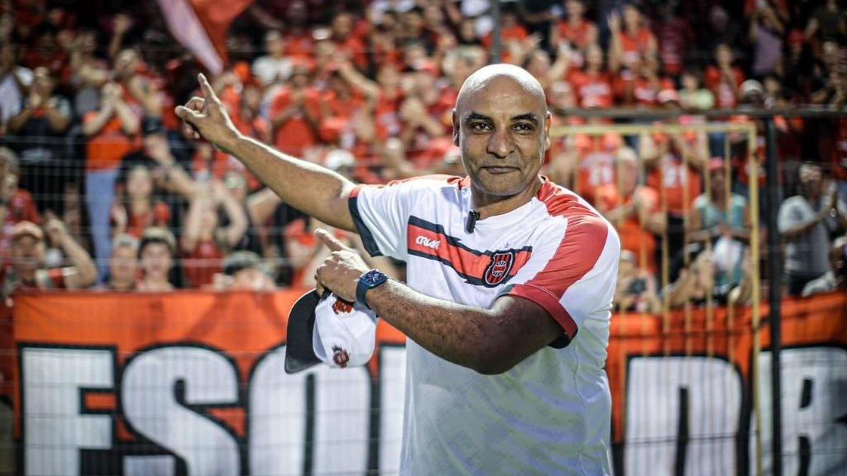 Emerson da Rosa afirma que Brasil de Pelotas segue no mercado: