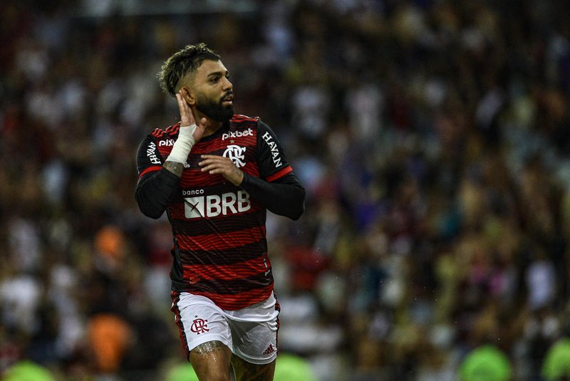 Em um jogo decepcionante, principalmente no segundo tempo, o Flamengo venceu o Vasco, por 1 a 0, nesta quarta-feira, no jogo de ida das semifinais do Campeonato Carioca. As duas equipes voltam a se enfrentar no domingo e o time de São Januário vai precisar de uma vitória por dois gols para alcançar a decisão da competição.<!-- NICAID(15043365) -->