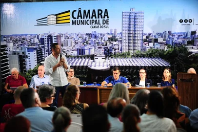 CAXIAS DO SUL, RS, BRASIL, 29/03/2023. Primeira audiência pública sobre a proposta de concessão da prefeitura para ocupação da Maesa. É a primeira de quatro audiências sobre o projeto do Executivo. Na foto, secretário de Parcerias Estratégicas de Caxias do Sul, Maurício Batista da Silva. (Porthus Junior/Agência RBS)<!-- NICAID(15388905) -->